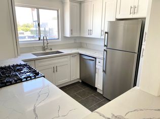 3906 Ridgemoor Dr #2, Studio City, CA 91604