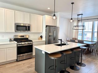811 E 975 N, Layton, UT 84041