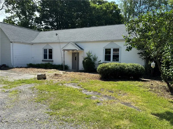 120 Eastern Ave, Coraopolis, PA 15108