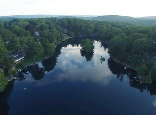 596 Otterhole Rd, West Milford, NJ 07480