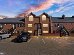 6916 Fairfax Dr UNIT 114, Arlington, VA 22213