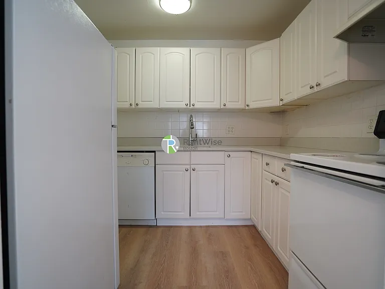 13 Embassy Rd #1137 — Photo 6