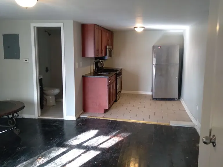 81 Ten Broeck St — Photo 2