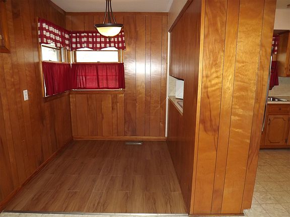 2nd image of 1604 Belmont Ct
