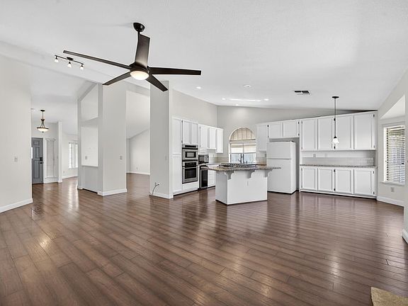 3rd image of 5119 Stoneglen Way