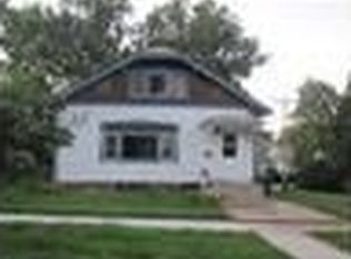 517 W 8th St, Cedar Falls, IA 50613