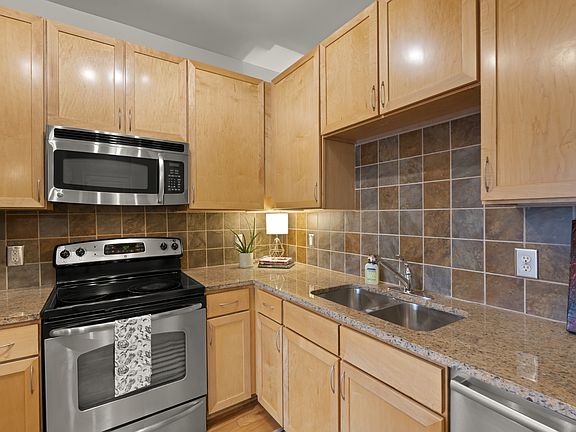 5th image of 3000 Vanderbilt Pl APT 418