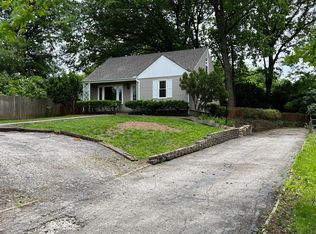 6111 W 50th St, Mission, KS 66202