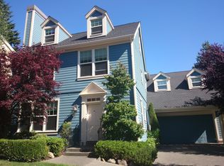 3528 W Lawton Cir, Seattle, WA 98199