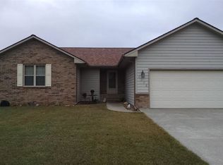 1210 Redbud Ct, Halstead, KS 67056