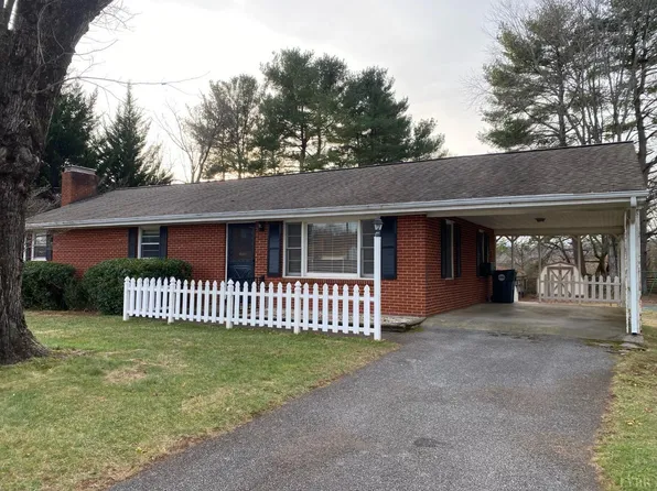 1014 Windy Ridge Dr, Bedford, VA 24523