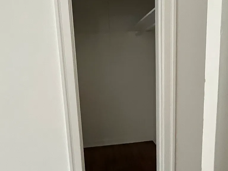 walk in bedroom closet