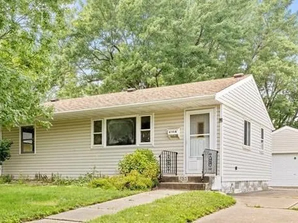 833 21st Ave N, South Saint Paul, MN 55075