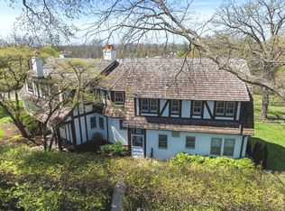 828 Bluff St, Glencoe, IL
