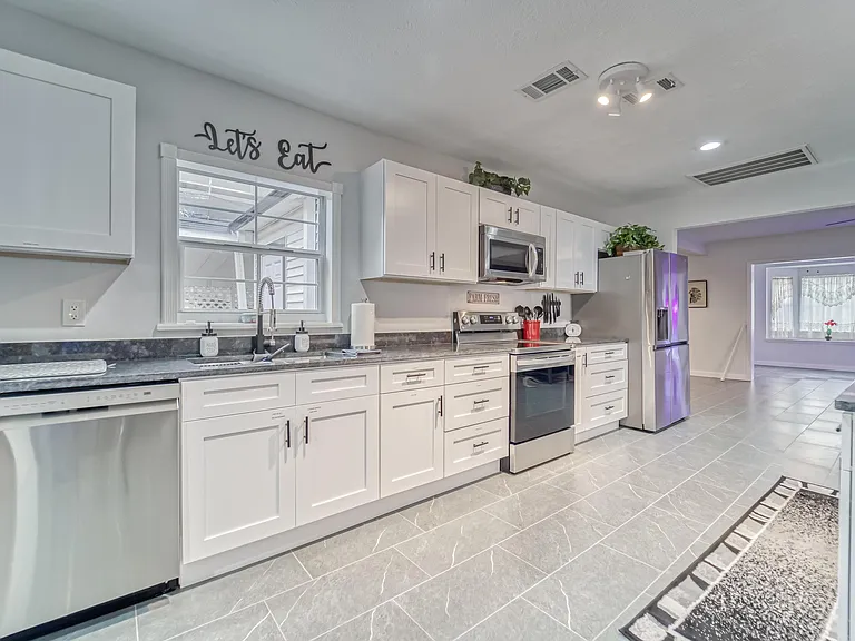 3311 N Perry Ave — Photo 5