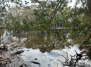 11 Oyster Point Dr, Reedville, VA 22539