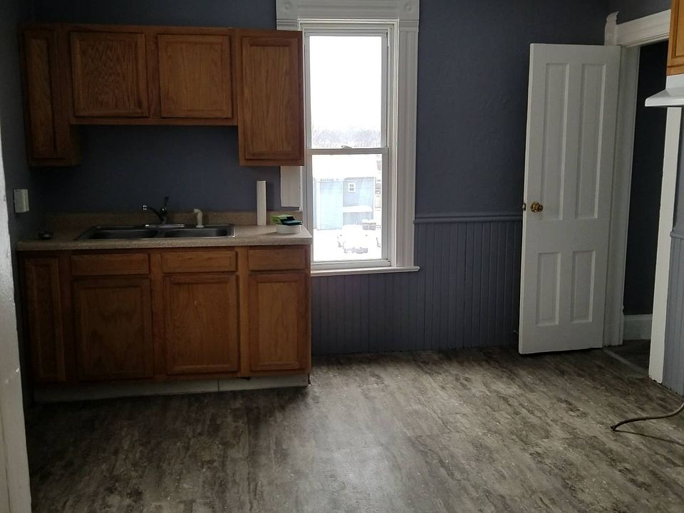 1st image of 1611 4th Ave #1