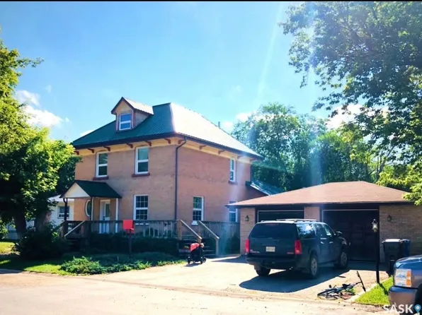 114 Second Street E, Carnduff, SK S0C 0S0