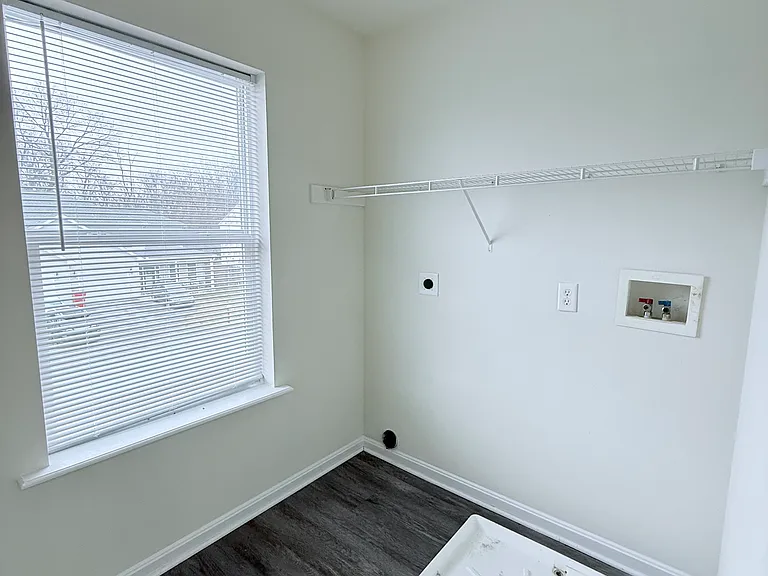 380-438 Channing Dr — Photo 37
