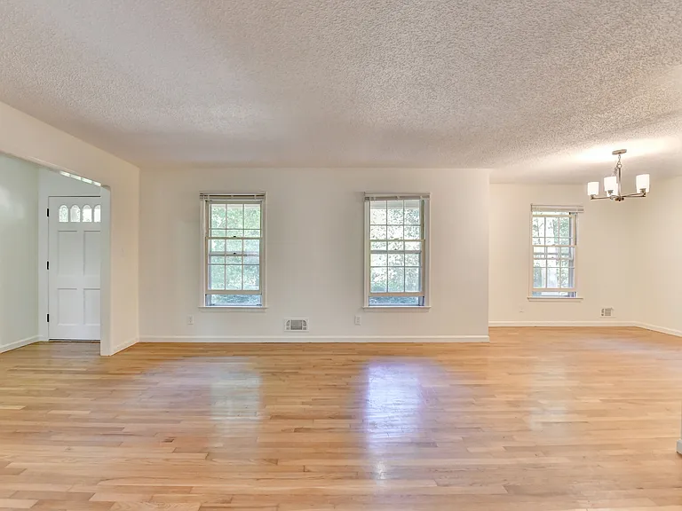 2628 Whitehurst Dr NE — Photo 5