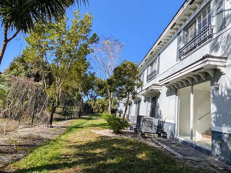 3484 NW 13th St — Photo 44