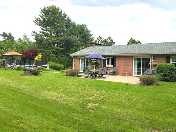 3rd image of 6 South Ln