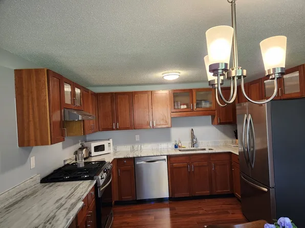 60 Florry Dr Unit 19, Dracut, MA 01826