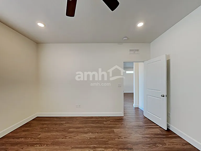 5064 Bellevue St — Photo 13