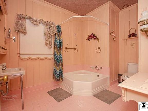 5th image of 2909 Park Dr