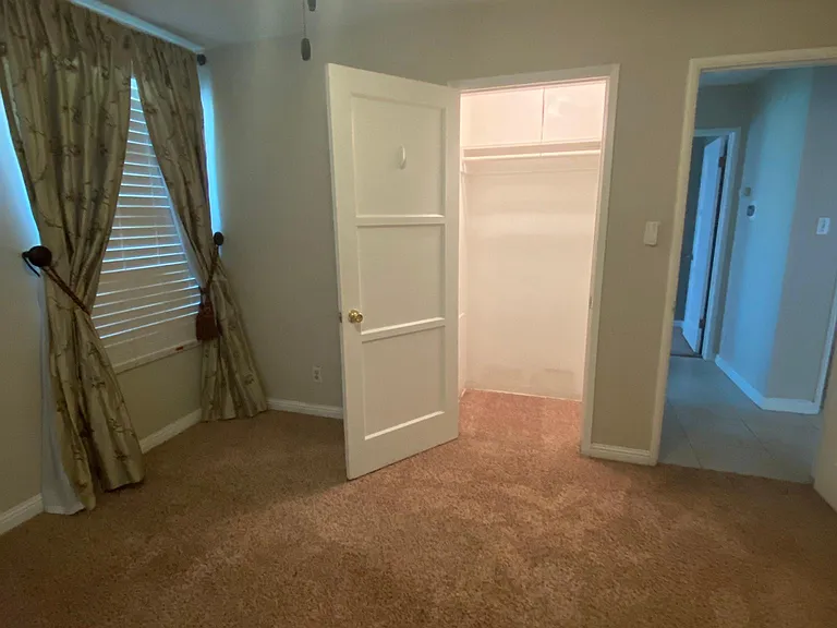 2601 Pine St — Photo 13