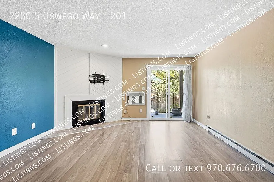 Move in Ready 2bed 2bath in Cherry Creek Schools — Photo 4