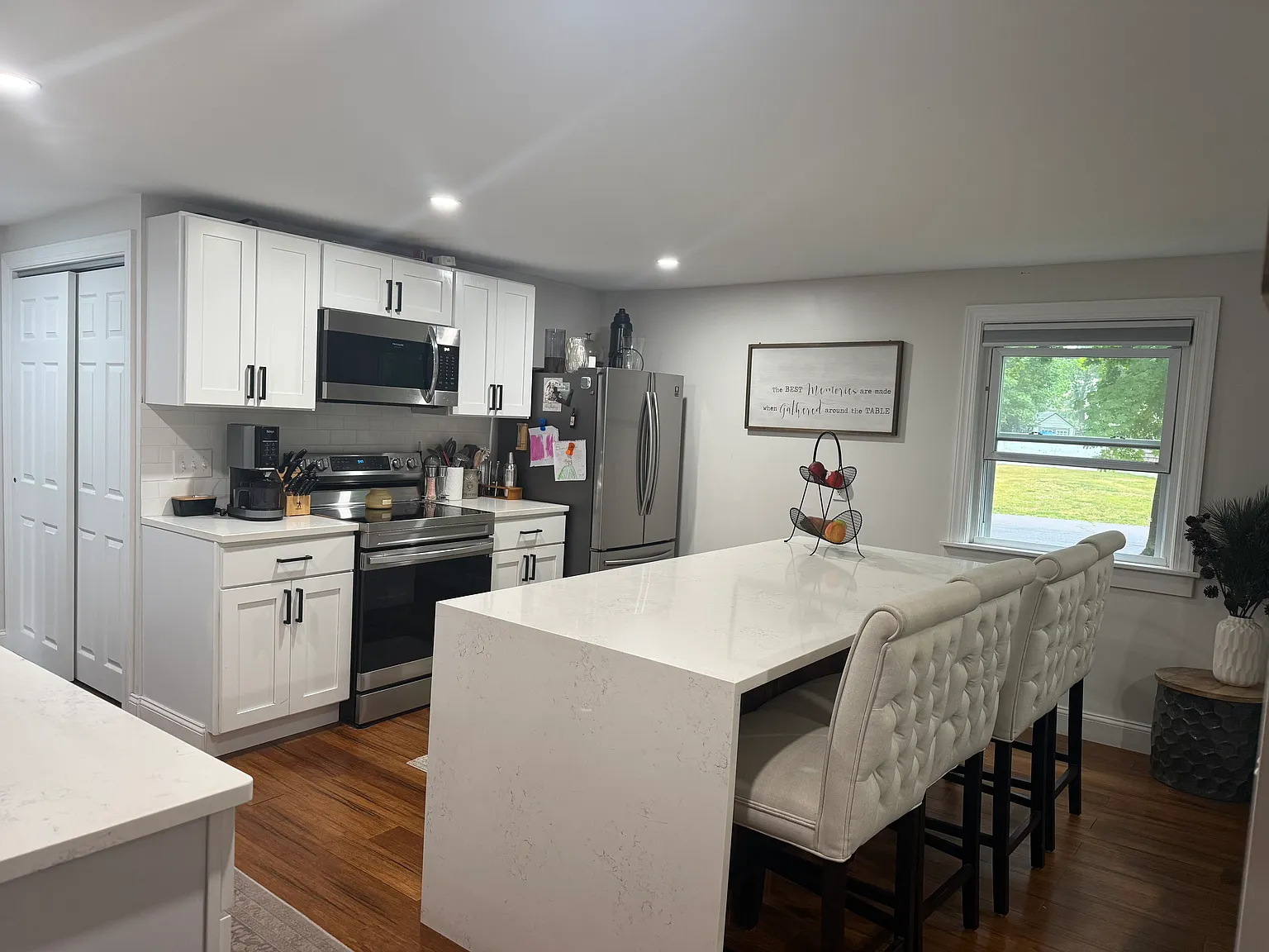 2 bed, 1082 sqft, $3,200 — Photo 3