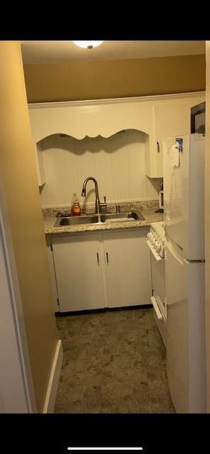 1st image of 117 1/2 Tolman Ct