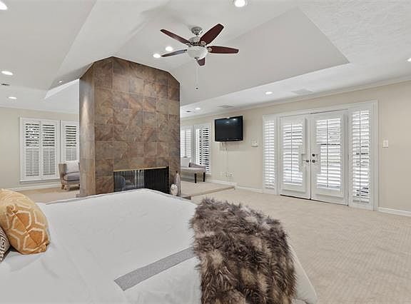 4th image of 16928 Club Hill Dr