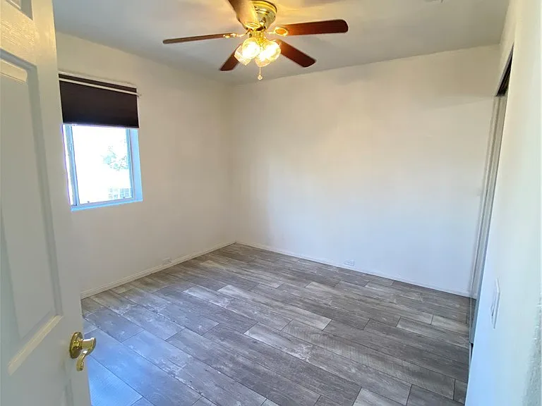8328 Sea Glen Dr — Photo 19
