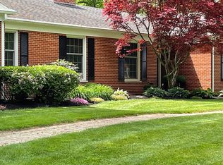 6592 Woodbriar Ln, Greenville, OH 45331