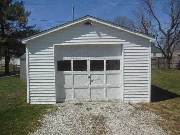 3rd image of 1728 N Bancroft St