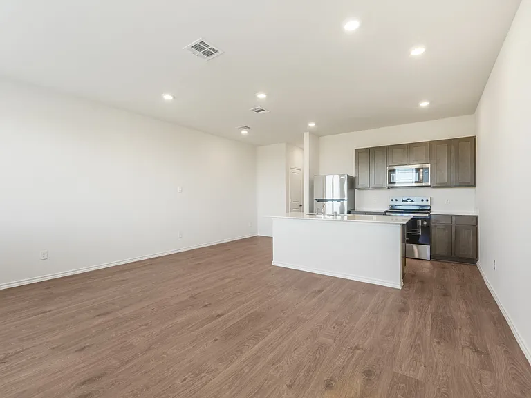 308 Cedar Ct — Photo 9