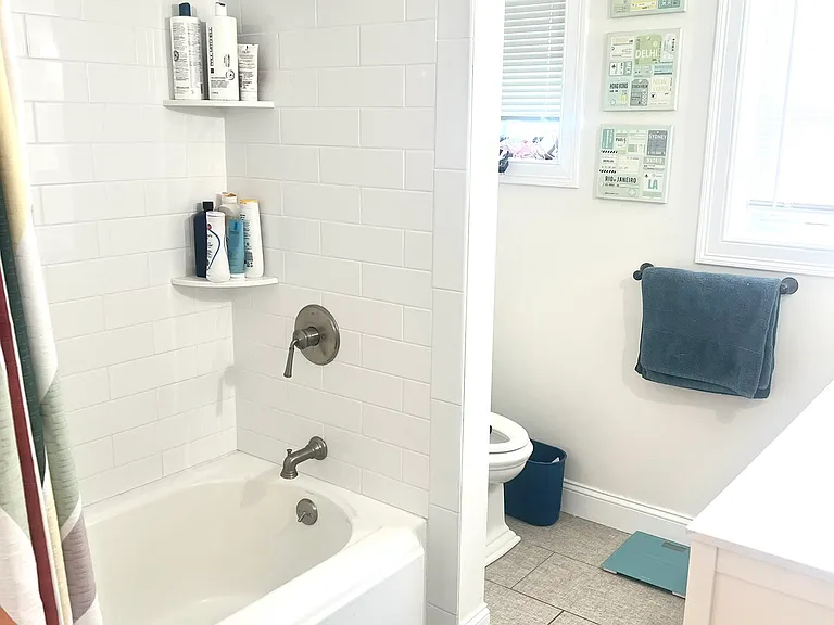 77 Lynn Shore Dr #1 — Photo 34