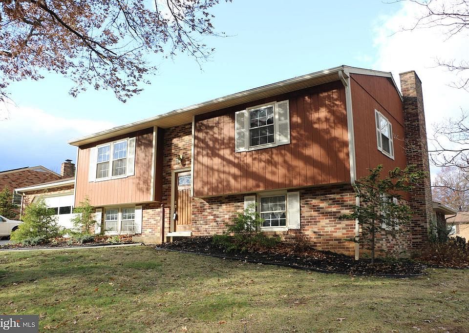 1st image of 17610 Forest Glen Cir
