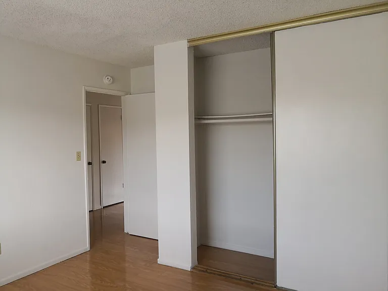 Orange Twin Apartments — Photo 19
