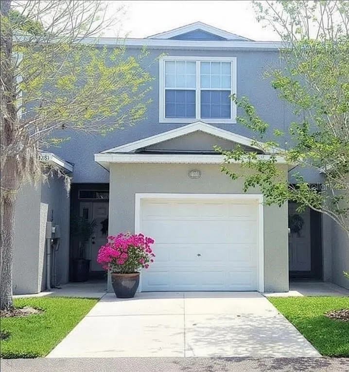 2 bed, 2.5 bath, 1350 sqft, $2,700 — Photo 1