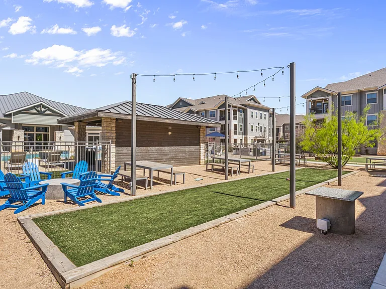 The Woodford on Mockingbird — Photo 10