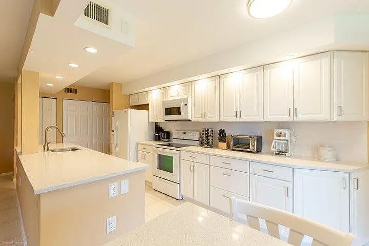 2 bed, 2.0 bath, 1414 sqft, $2,750 — Photo 2