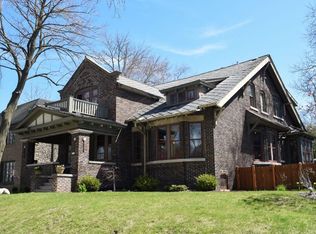 4850 N Bartlett Ave, Whitefish Bay, WI 53217