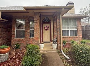 1221 Oak Tree St, Denton, TX 76209