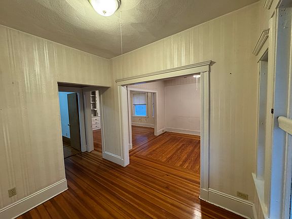 5th image of 105 Pearson Rd #1