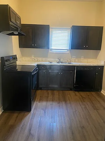 3 bed, 1004 sqft, $1,500 — Photo 3
