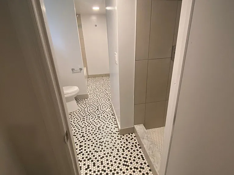 75 S Woodside Ave #1 — Photo 8