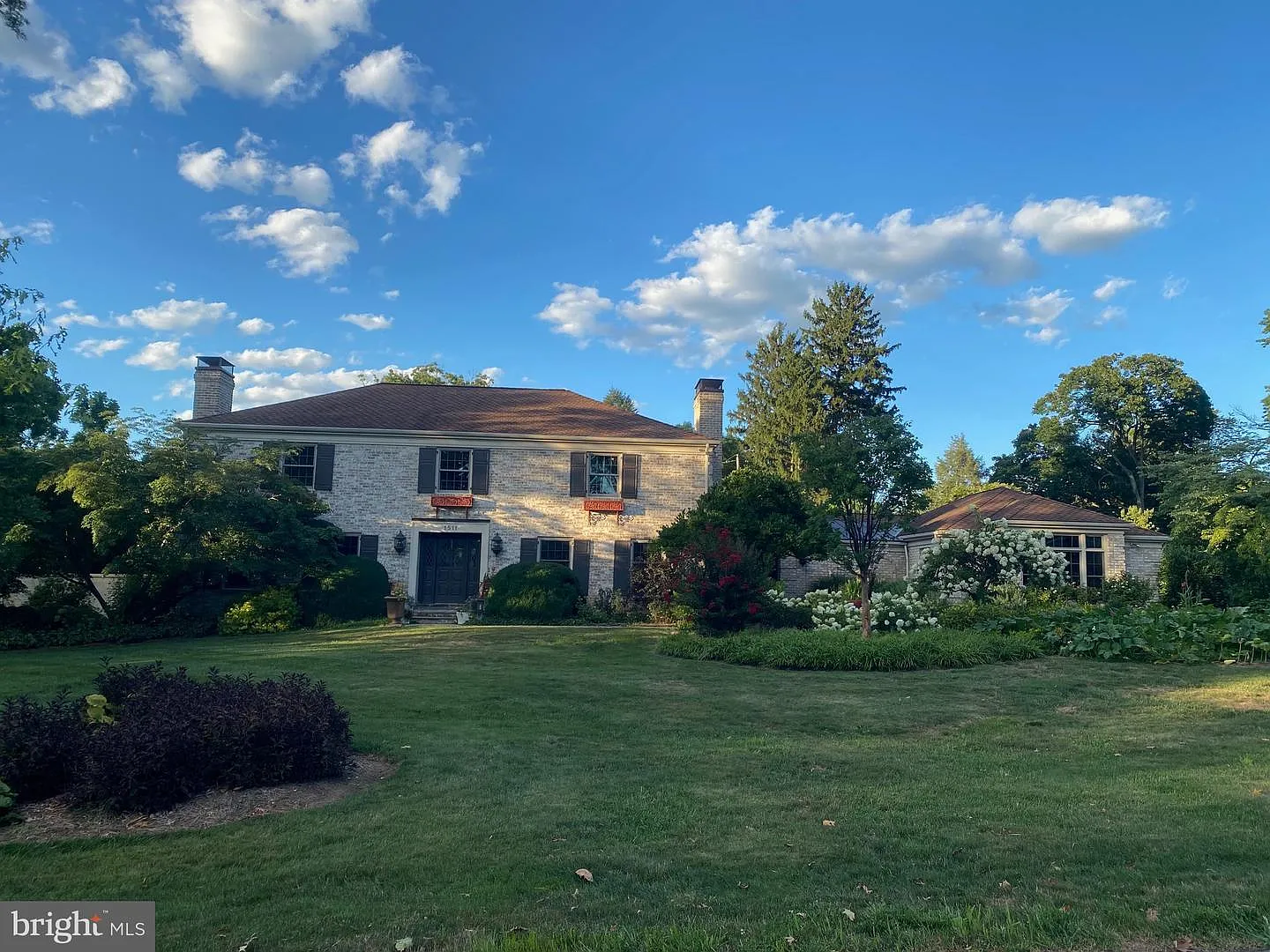 1511 Center Rd photo 1